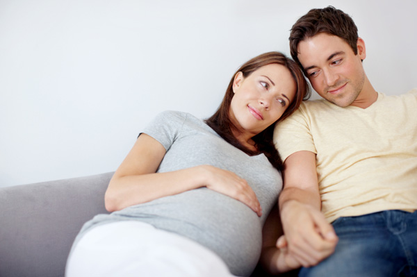 pregnant couple01